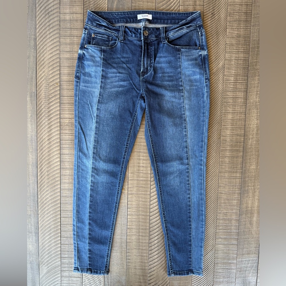 Kensie Jeans - Denim Color-Blocked
Two-Toned Ankle Jeans Women’s Size 4/27
